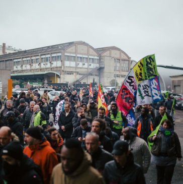 09france-strikes4-mobileMasterAt3x-2.jpg