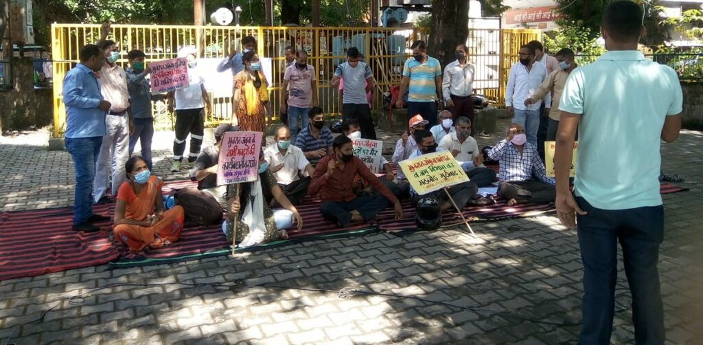 Gujaratambuja_Hldwani_Protest-1