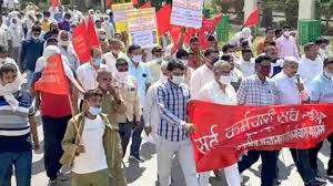 UP: बिजली विभाग के निजीकरण का विरोध जोरों पर, बिजली कर्मियों के साथ समझौते पर फंसा पेंच