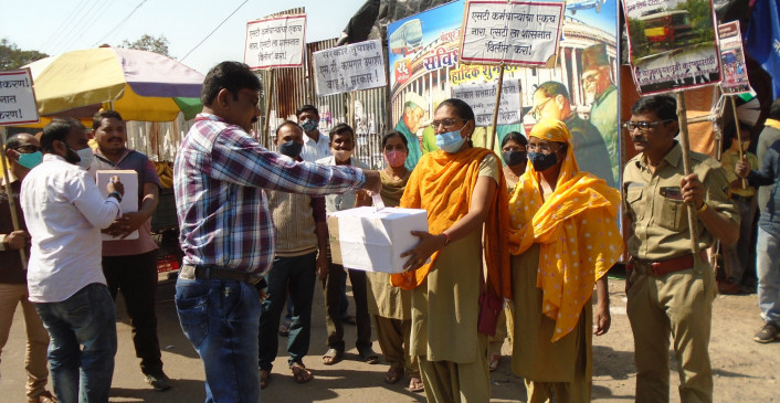 st-employees-begged-on-the-road_730X365