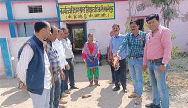 MP_samvidakarmi_protest
