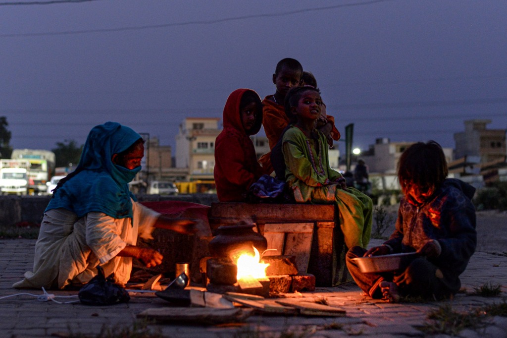 Migrants-Homeless-PTI