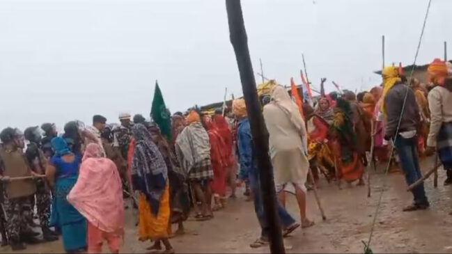 65fb047591fb0-bihar-bihar-breaking-news-chausa-powerplant-police-lathicharge-on-protesting-farmers-204452557-16x9