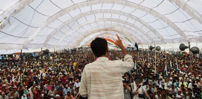 Crowd-Elections-Wikimedia-Commons