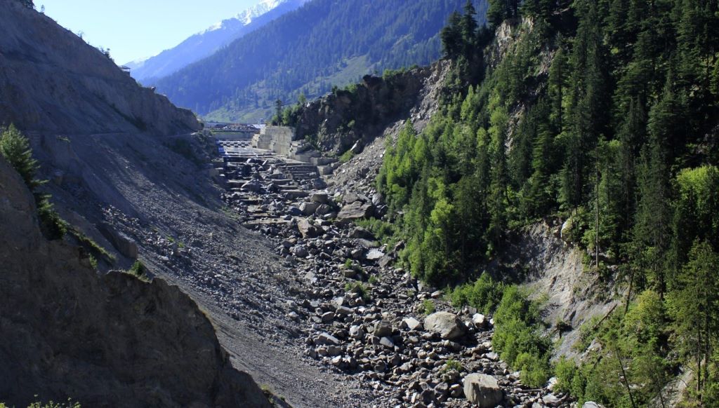 Landslides-downstream-of-the-300-MW-Baspa-project-in-Sangla-Valley-of-Kinnaur-PC-Sumit-Mahar